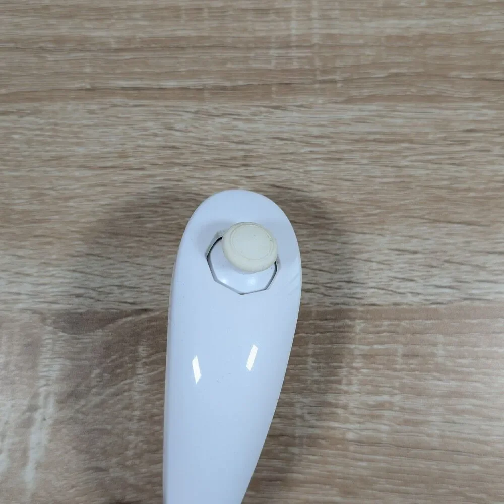 Official Nintendo Wii Nunchuk Controller White RVL-004 OEM